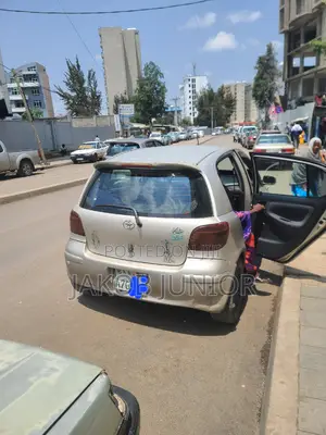 Toyota Vitz 1.0 FWD 3dr 2002 Off white