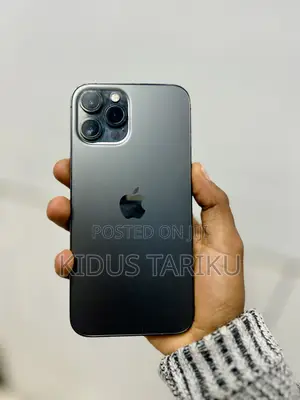 Photo - Apple iPhone 12 Pro Max 128 GB Black