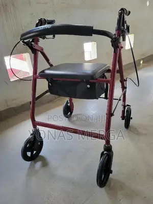 Photo - Underseat Basket Walker٧٨four-Wheeled Walker With Basket