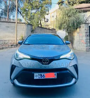 Photo - Toyota C-HR 2021 Silver