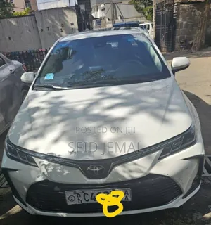 Photo - Toyota Corolla 2023 White