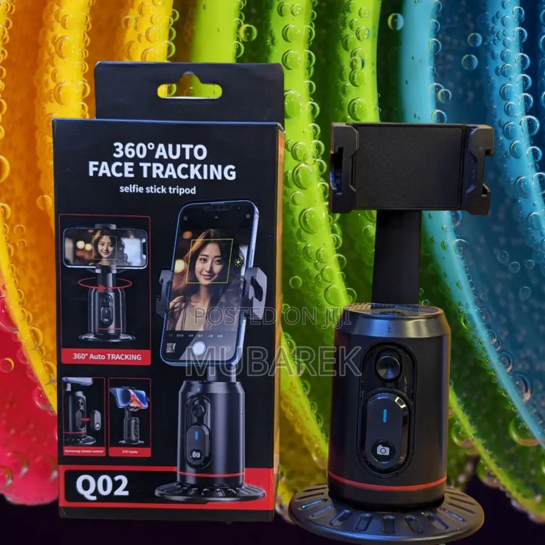 Q02: Redefining Selfie Sticks With Tripod Functionality