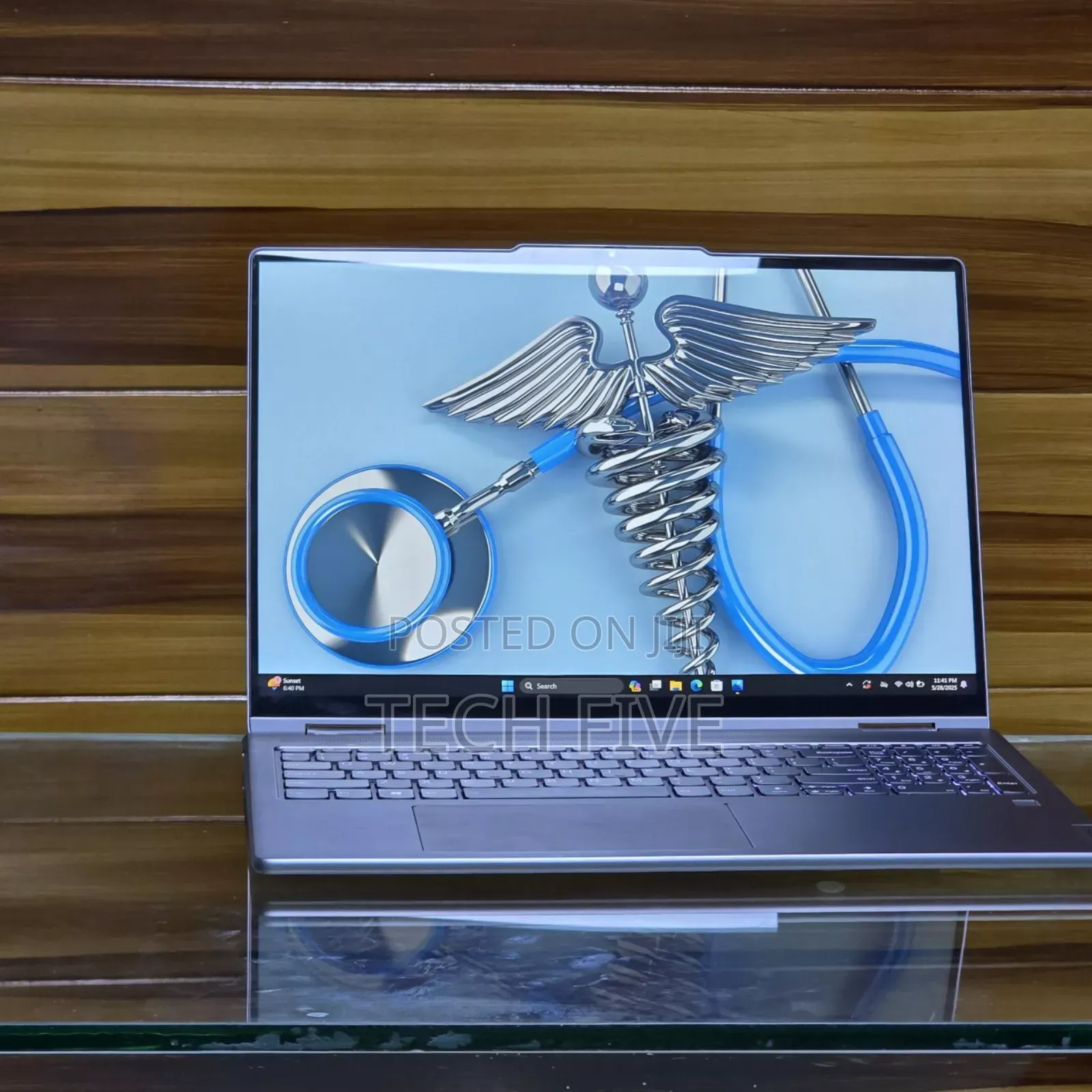 New Laptop Lenovo Yoga 7i 16GB Intel Core I7 SSD 512GB