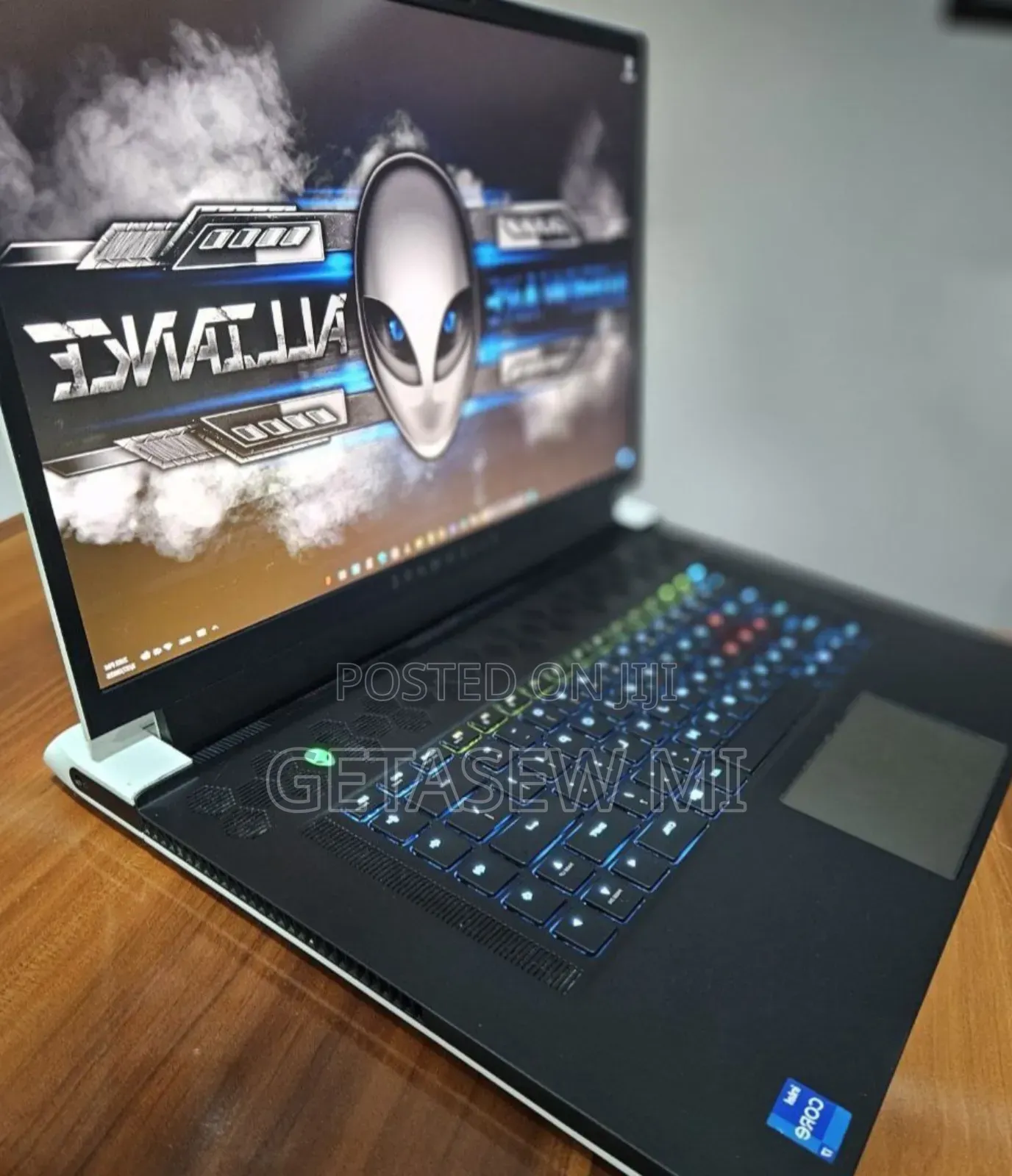 New Laptop Alienware M17x R2 16GB Intel Core I7 SSD 1T