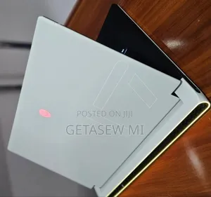 New Laptop Alienware M17x R2 16GB Intel Core I7 SSD 1T