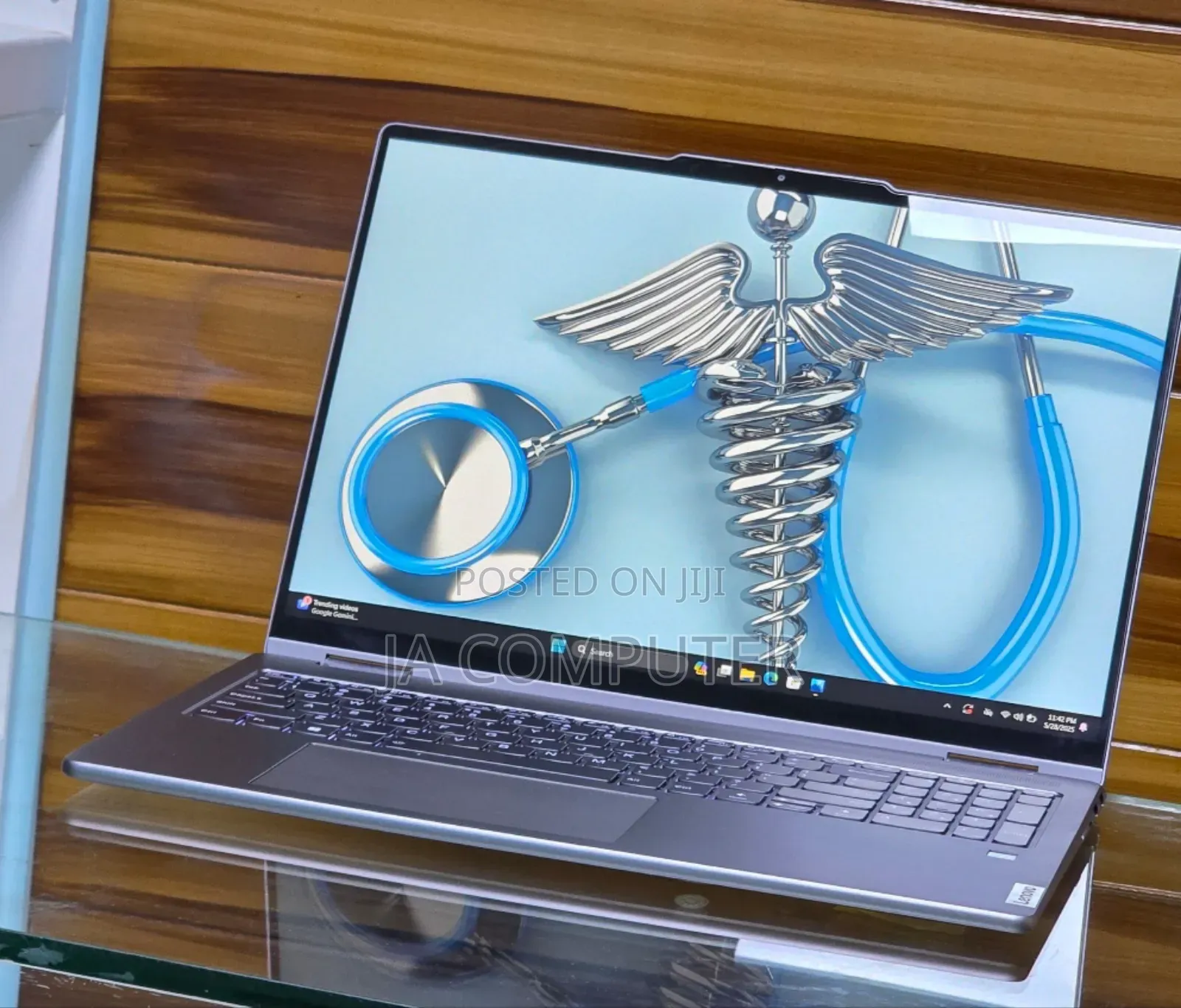 New Laptop Lenovo Yoga 7i 16GB Intel Core I7 SSD 512GB