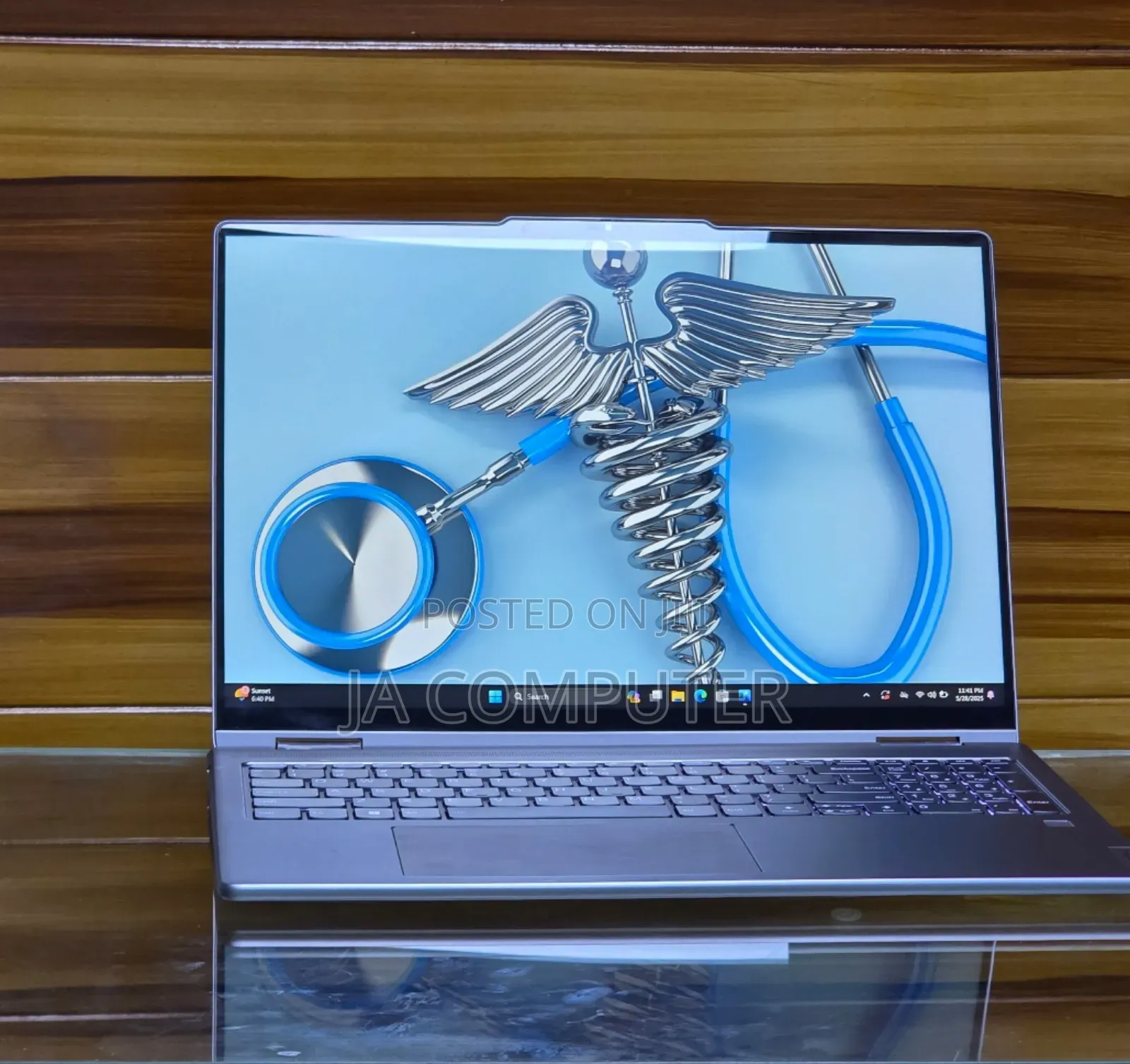 New Laptop Lenovo Yoga 7i 16GB Intel Core I7 SSD 512GB