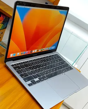 Photo - New Laptop Apple MacBook Pro M1 8GB Apple M1 SSD 256GB