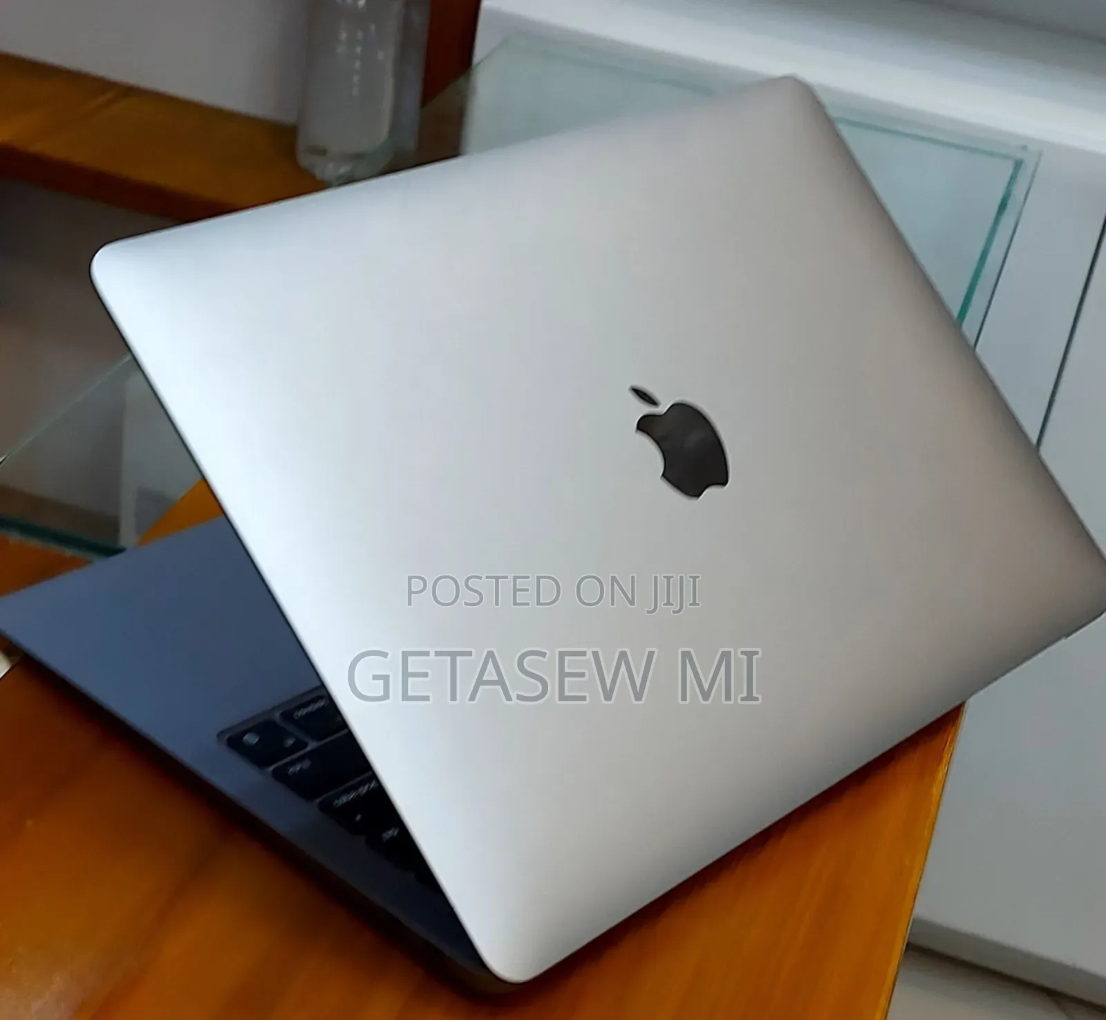 New Laptop Apple MacBook Pro M1 8GB Apple M1 SSD 256GB
