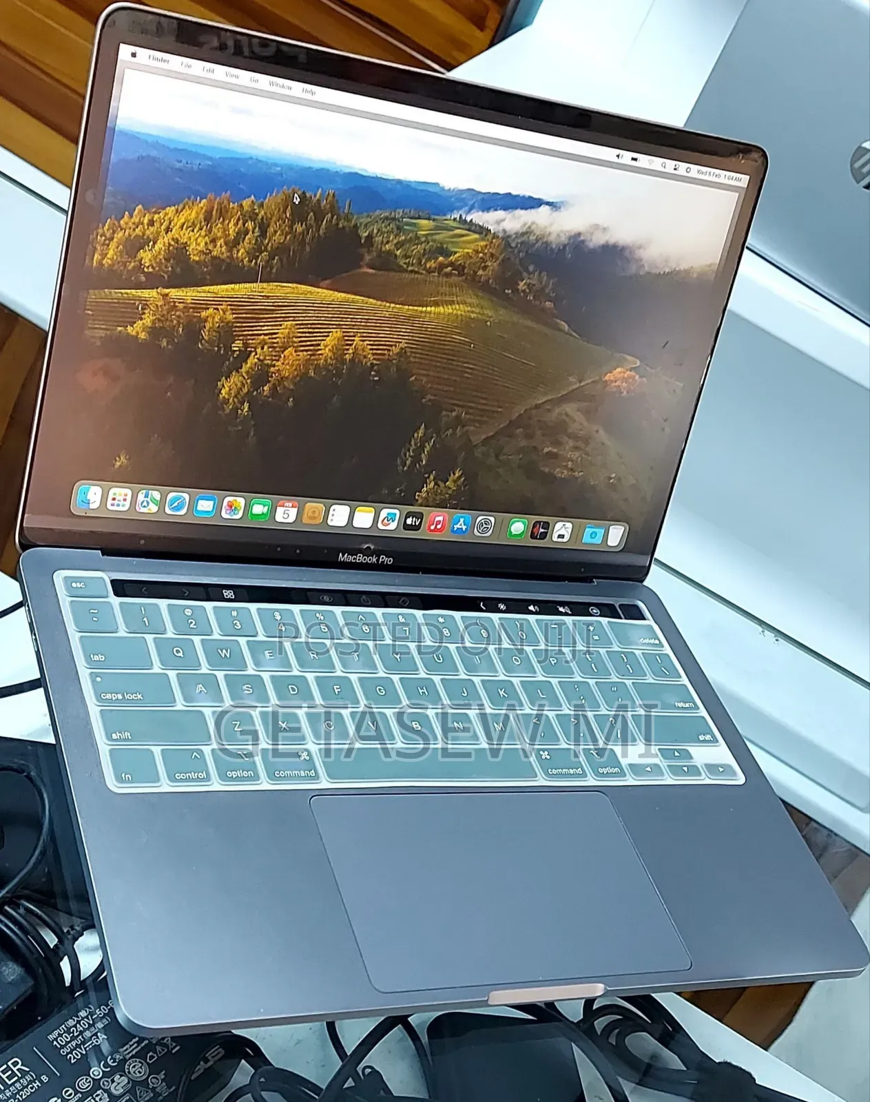 New Laptop Apple MacBook Pro M1 8GB Apple M1 SSD 256GB