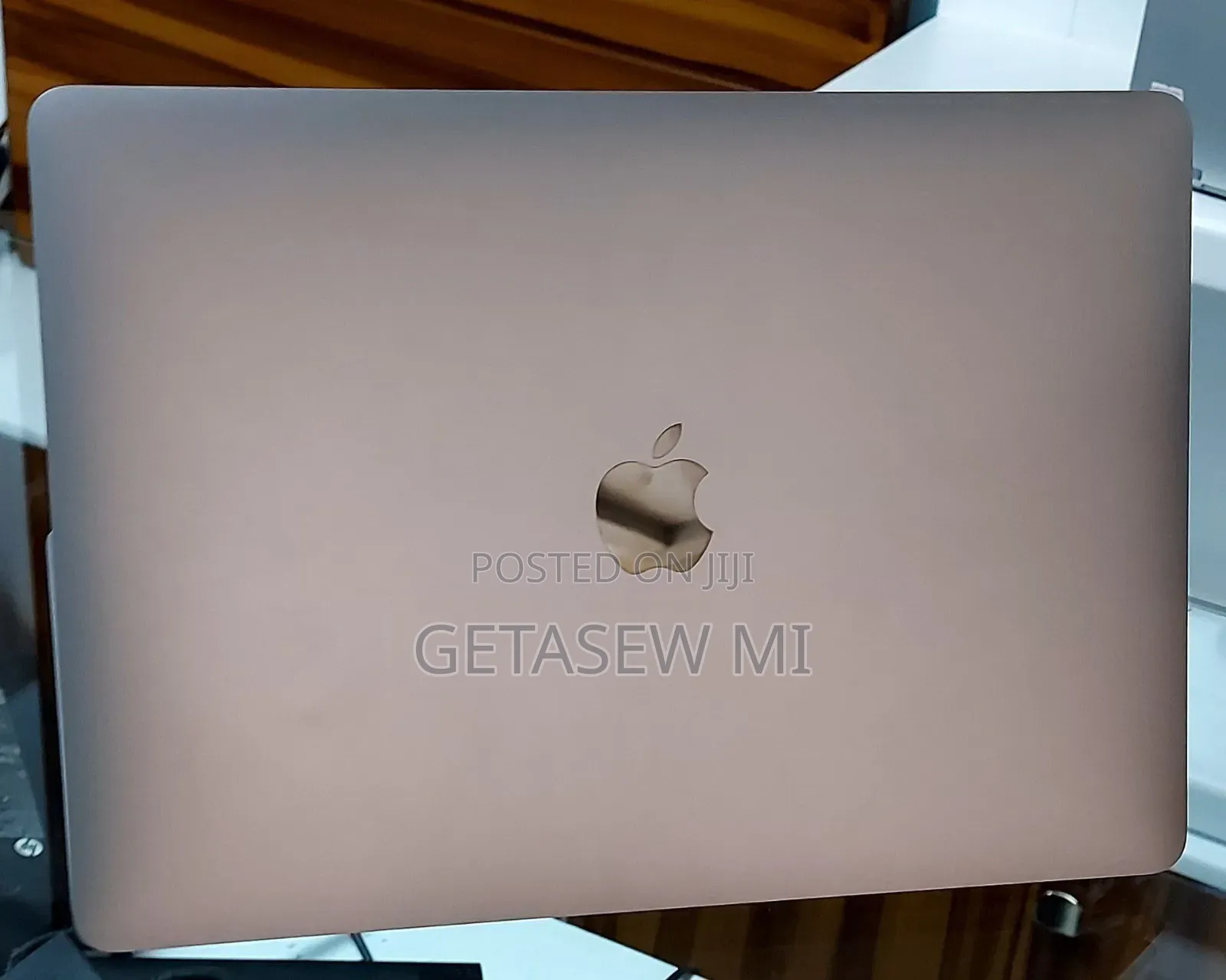 New Laptop Apple MacBook Pro M1 8GB Apple M1 SSD 256GB