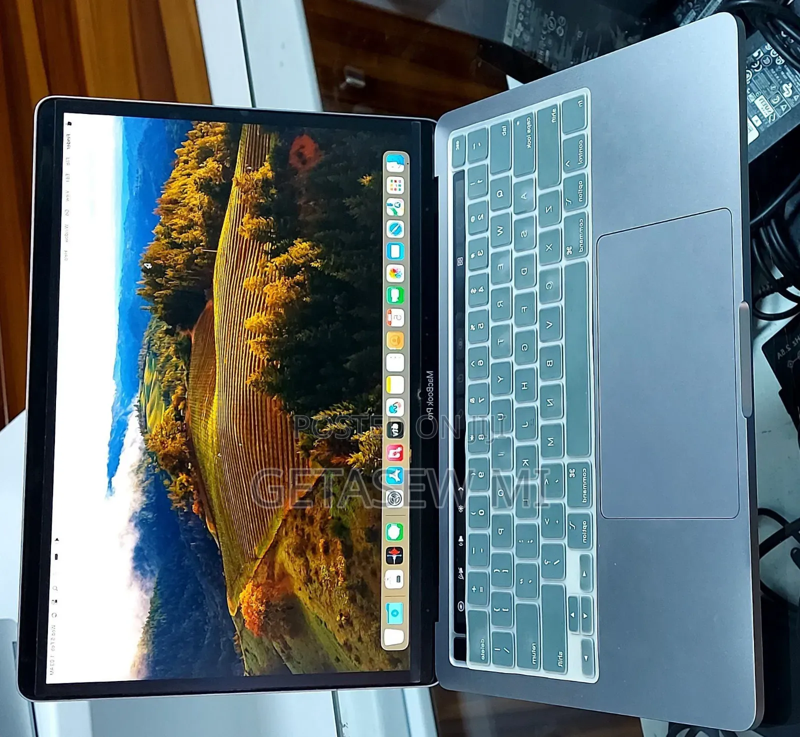 New Laptop Apple MacBook Pro M1 8GB Apple M1 SSD 256GB