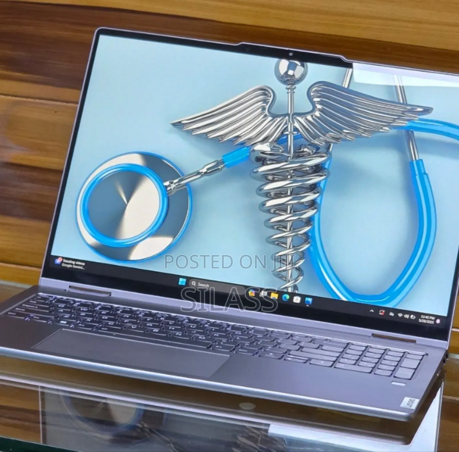 New Laptop Lenovo Yoga 7i 16GB Intel Core I7 SSD 512GB