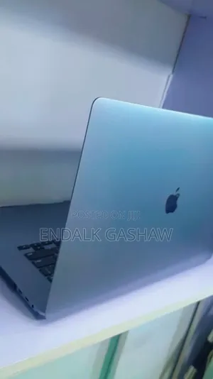 New Laptop Apple MacBook 16GB Intel Core I9 SSD 1T