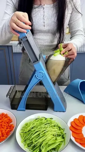 Photo - Multifunctional Vegetable Cutter