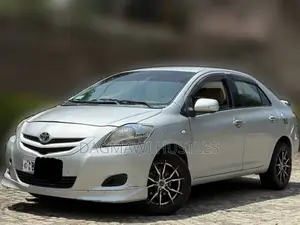 Photo - Toyota Yaris 2007 Silver