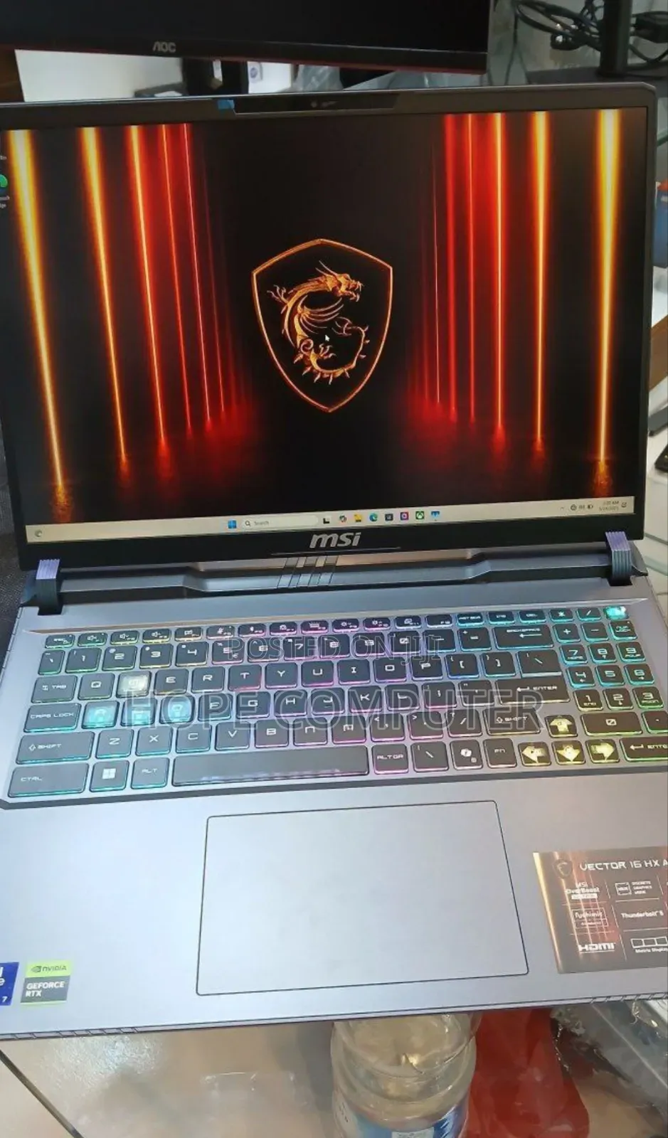 New Laptop MSI Vector 17 HX AI A2XWJG 16GB Intel Core Ultra 7 SSD 1T