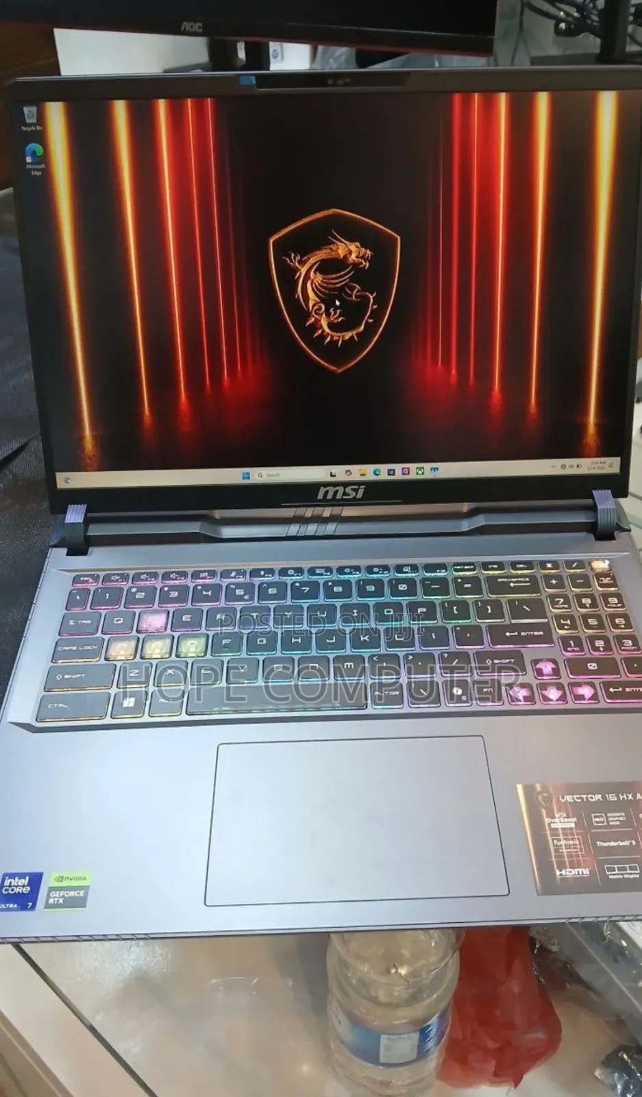 New Laptop MSI Vector 17 HX AI A2XWJG 16GB Intel Core Ultra 7 SSD 1T