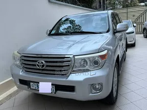 Photo - Toyota Land Cruiser 2016 Silver