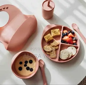 ከሲልከን የተሰራ የልጆች መመገቢያ