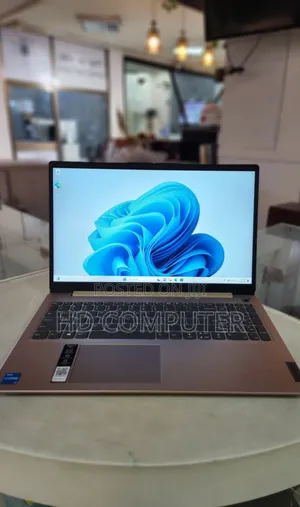 New Laptop Lenovo Ideapad 3 8GB Intel Core I3 SSD 256GB