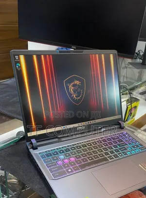 New Laptop MSI Vector 17 HX AI A2XWJG 16GB Intel Core Ultra 7 SSD 1T