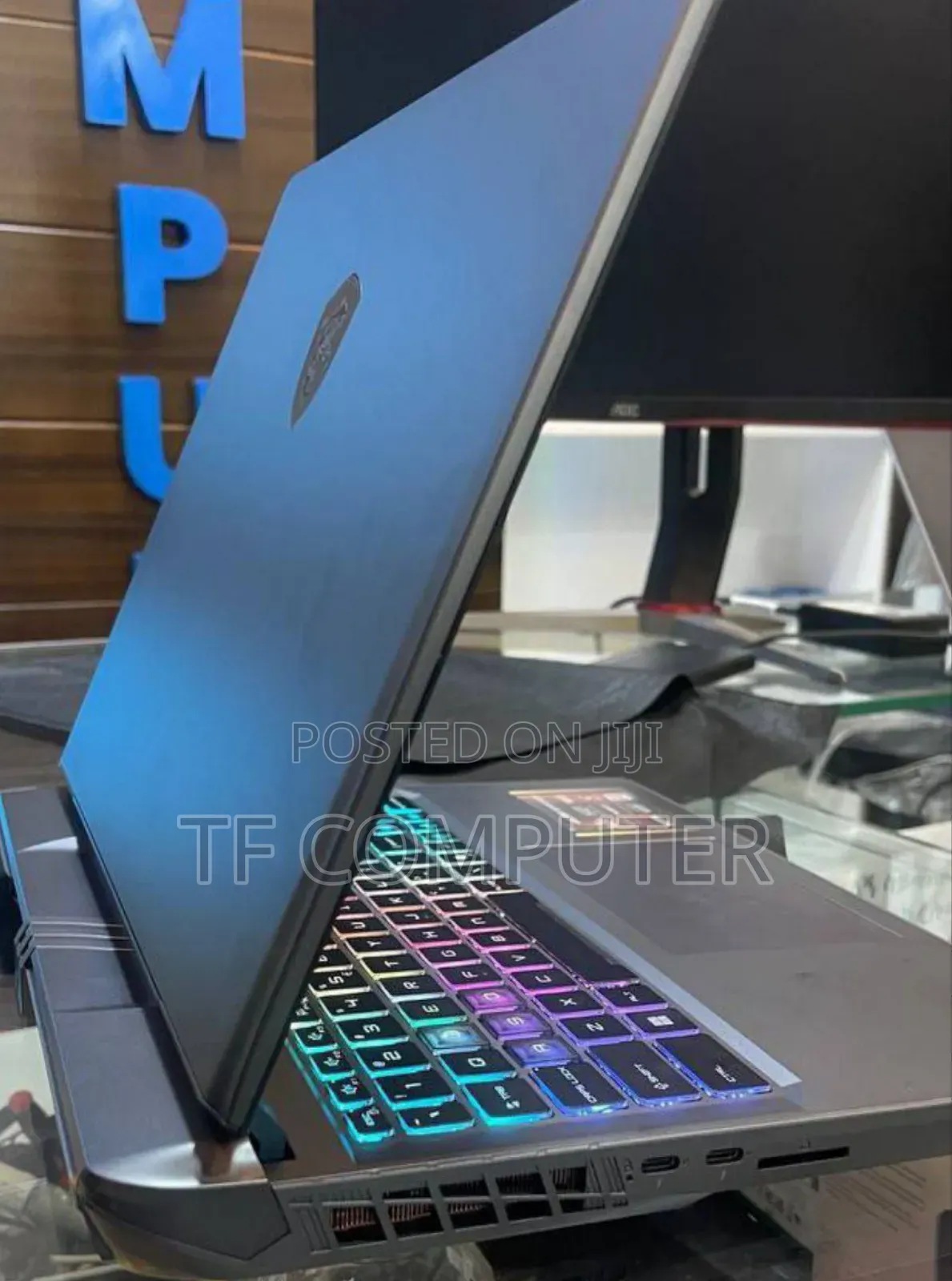 New Laptop MSI Vector 17 HX AI A2XWJG 16GB Intel Core Ultra 7 SSD 1T