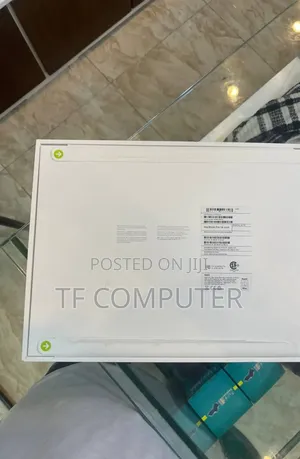 New Laptop Apple MacBook Pro 2023 M2 16GB Apple M2 SSD 4T