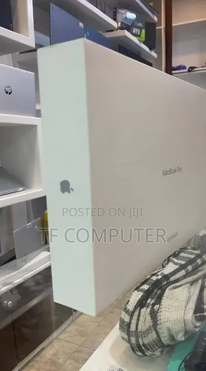 New Laptop Apple MacBook Pro 2023 M2 16GB Apple M2 SSD 4T