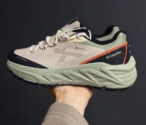 Photo - Columbia Waterproof Men's Sneaker Master Quality Shoes