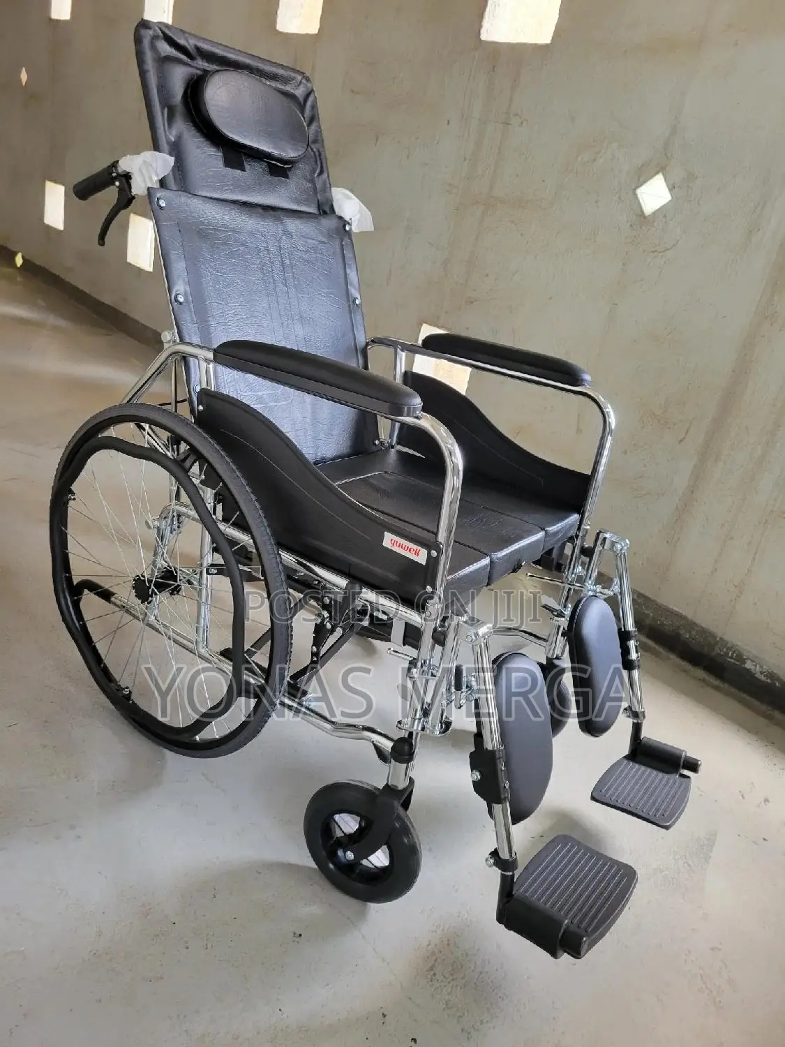 Commode Wheelchair Padded Seat٧٨wheelchair斗طwheelchair٣wheel
