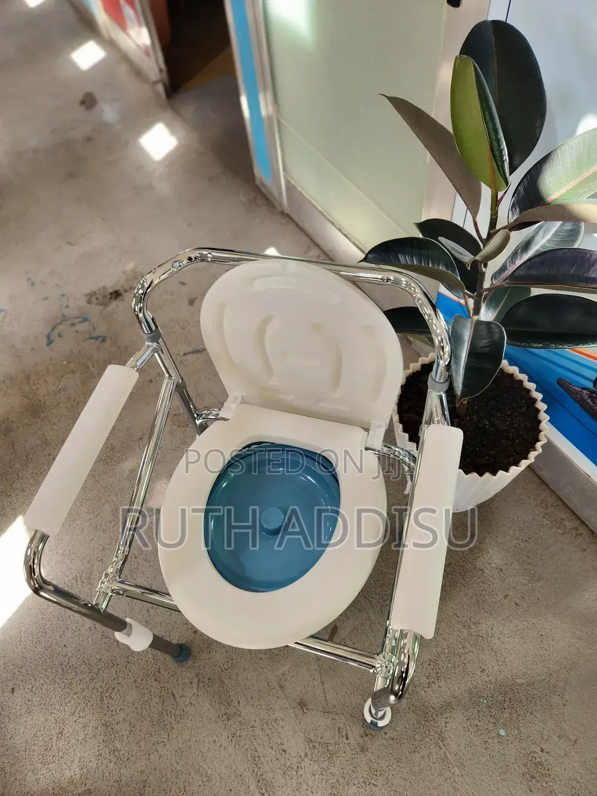 Commode Chair起火bath Chair粜些commode Chair𣁋會toilet Chair New