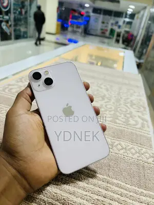 Photo - Apple iPhone 13 128 GB White