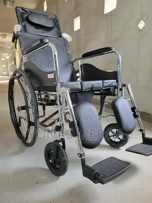 Toilet Wheelchair婉wheelchairتcleaning Lid for Added Hygiene