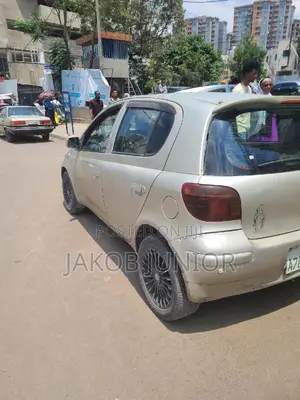 Toyota Vitz 1.0 FWD 3dr 2002 Off white