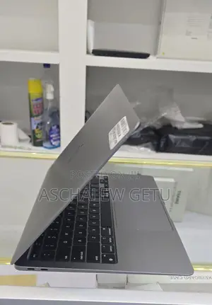 New Laptop Apple MacBook Air 2020 8GB Apple M1 SSD 256GB