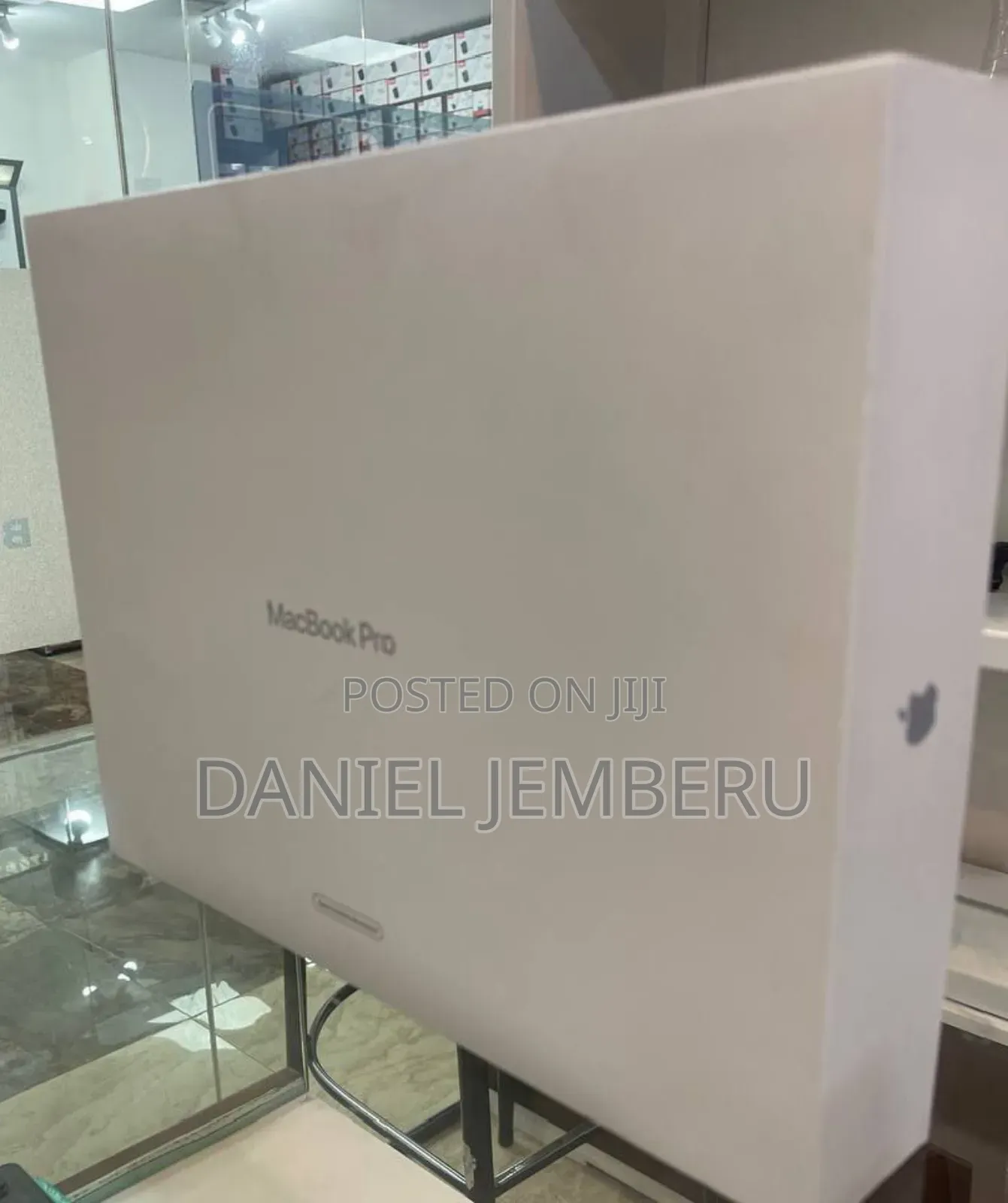 New Laptop Apple MacBook Pro 2022 M2 24GB Apple M2 SSD 4T