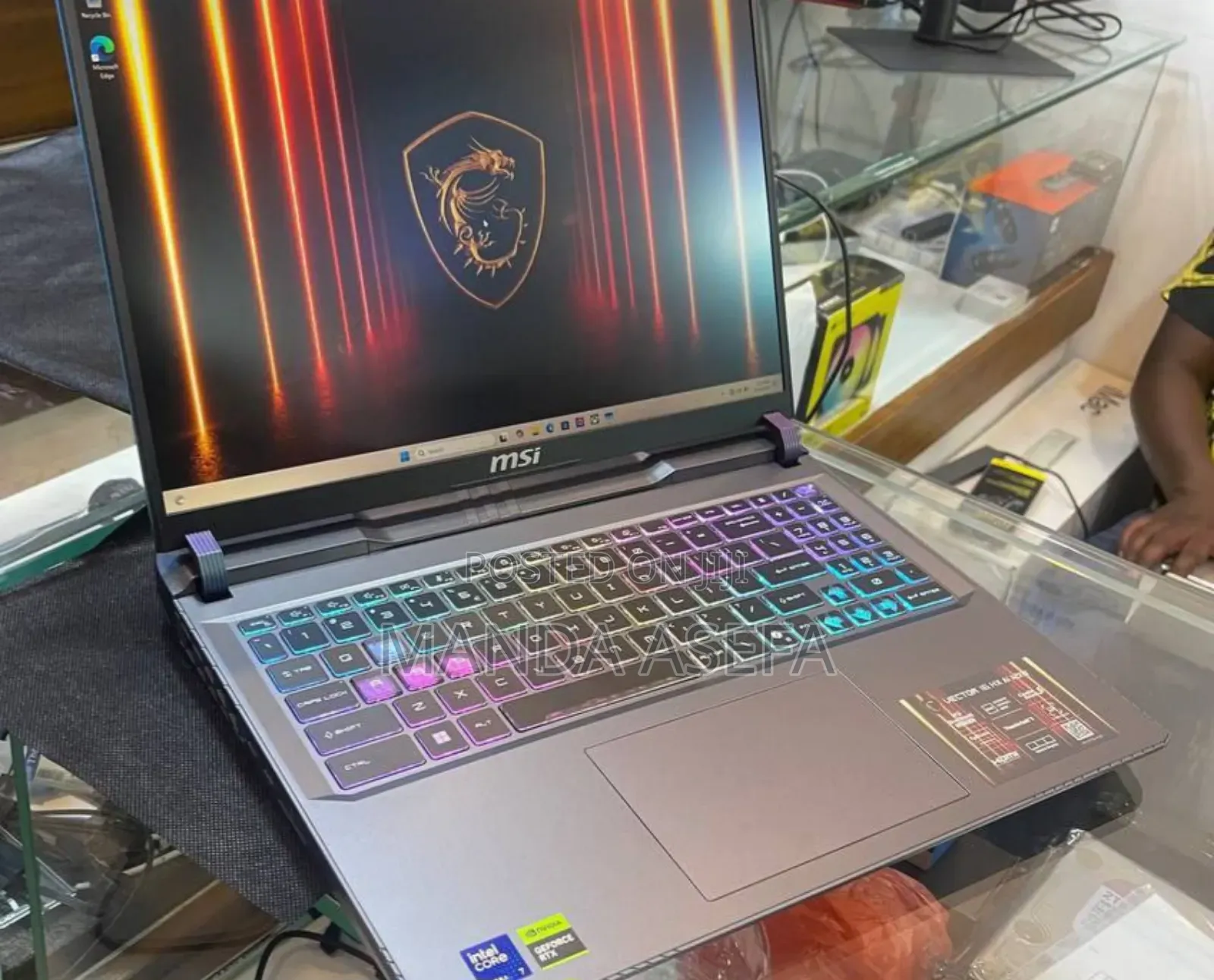 New Laptop MSI Vector GP68 HX 13V 16GB Intel Core Ultra 7 SSD 1T