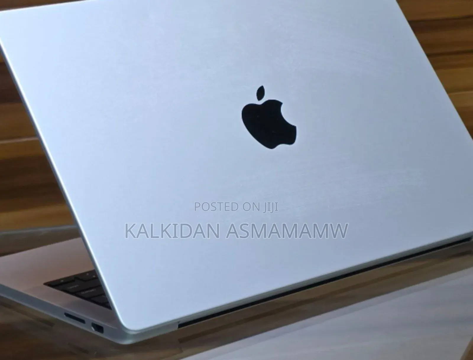 New Apple MacBook Pro 2023 M3 14-Inch 16GB Intel Core M3 SSD 512GB