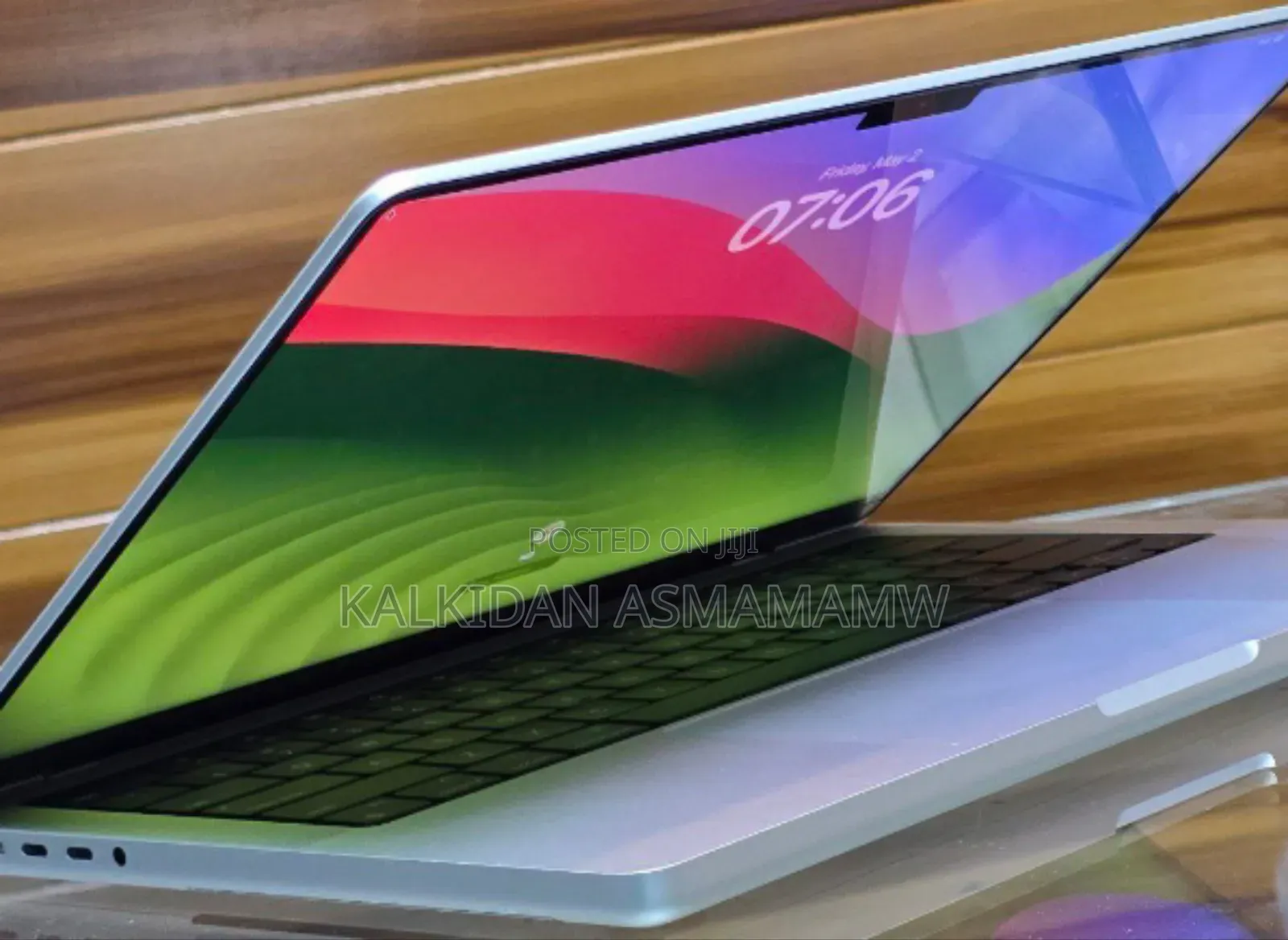 New Apple MacBook Pro 2023 M3 14-Inch 16GB Intel Core M3 SSD 512GB