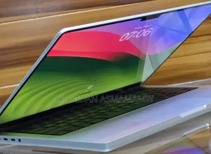 New Apple MacBook Pro 2023 M3 14-Inch 16GB Intel Core M3 SSD 512GB