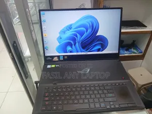 Photo - Laptop Asus ROG Strix G17 16GB Intel Core I7 SSD 1T