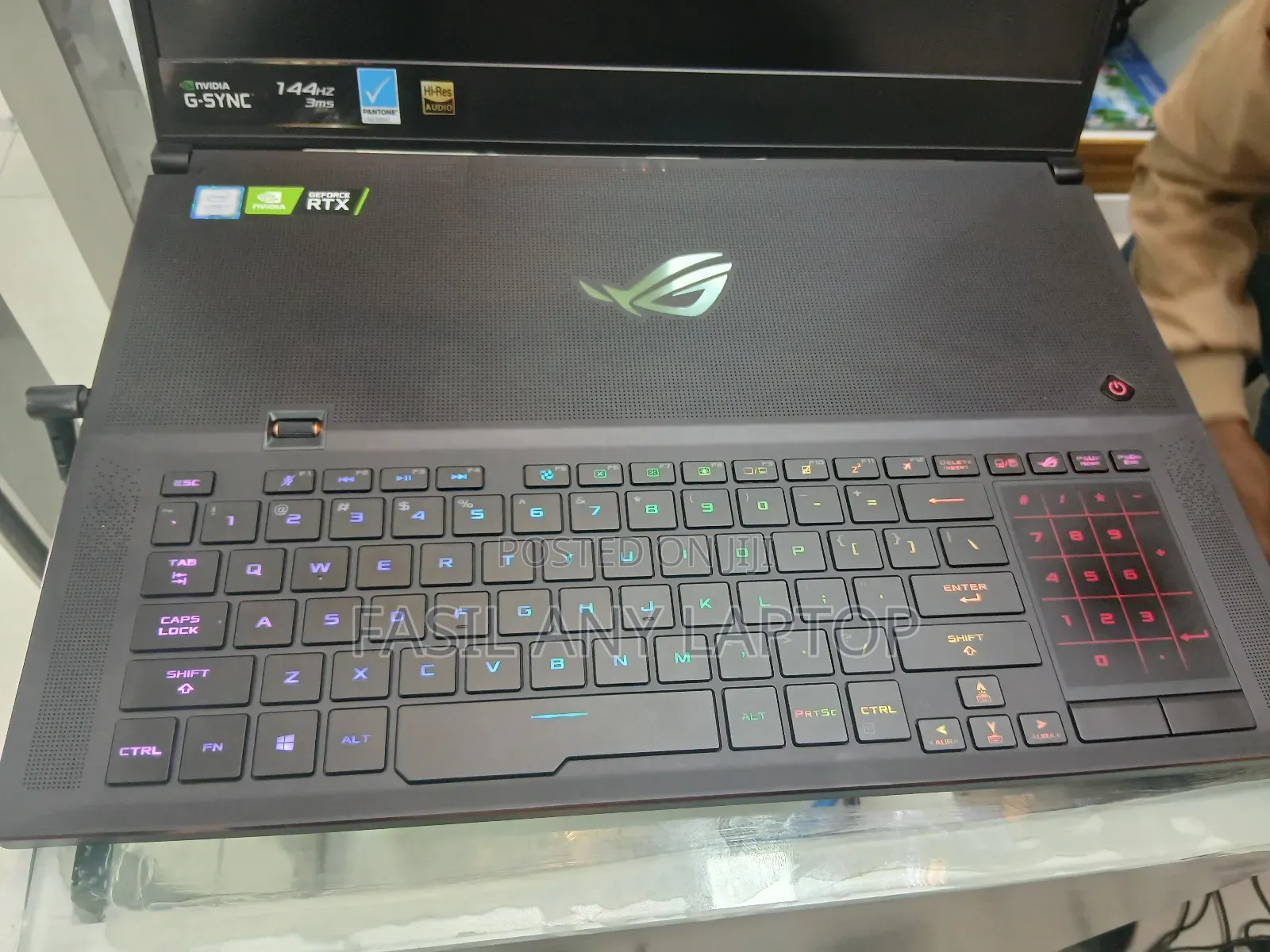 Laptop Asus ROG Strix G17 16GB Intel Core I7 SSD 1T