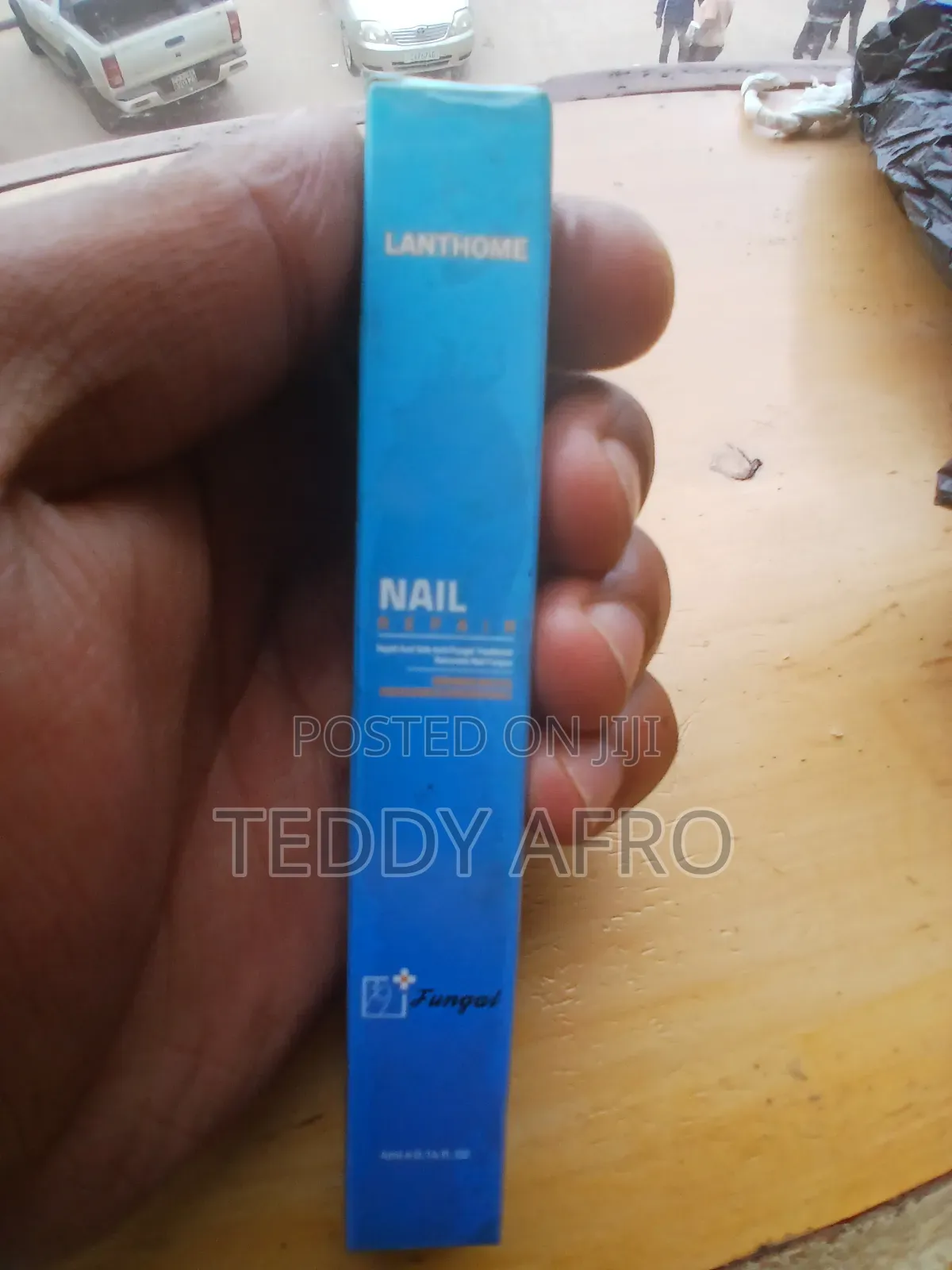 Lanthom የጥፍር ማከሚያዐ