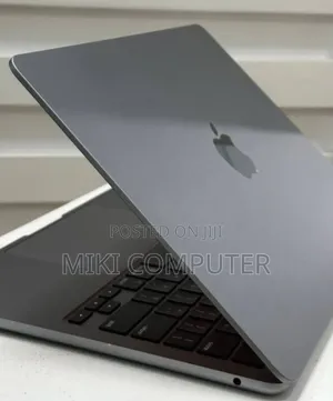 New Laptop Apple MacBook Air 2022 M2 8GB Intel SSD 256GB