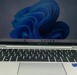 New Laptop HP EliteBook 830 G8 16GB Intel Core I7 SSD 512GB