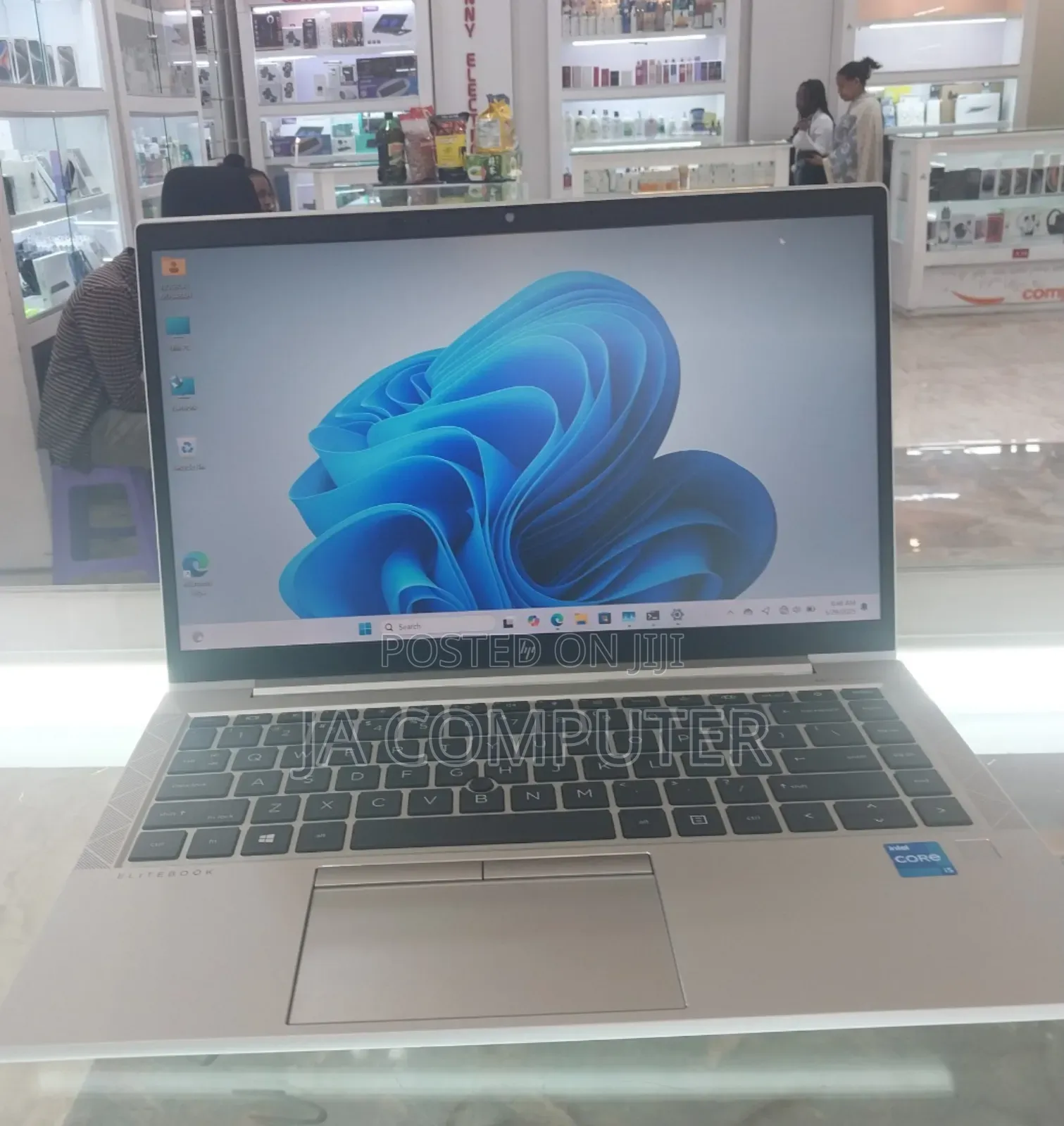 New Laptop HP EliteBook 840 G8 16GB Intel Core I5 SSD 512GB