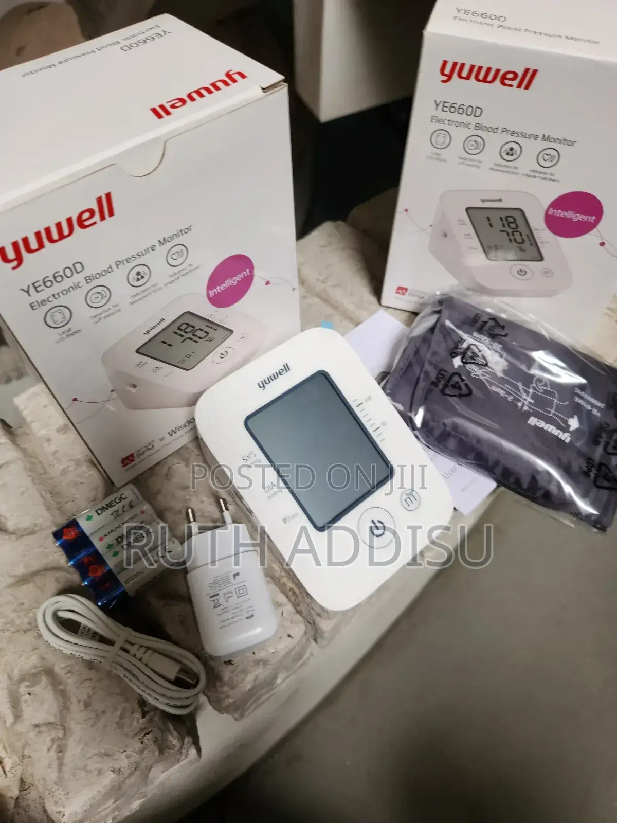 Bold Blood Pressuer Monitor Digital當