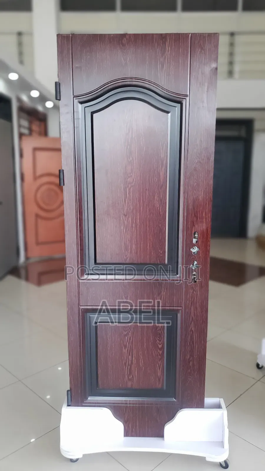 ዘመናዊና ግዜውን የዋጁ በሮች አሉን