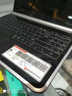 Laptop Packard Bell EasyNote LJ65 4GB Intel Pentium HDD 128GB